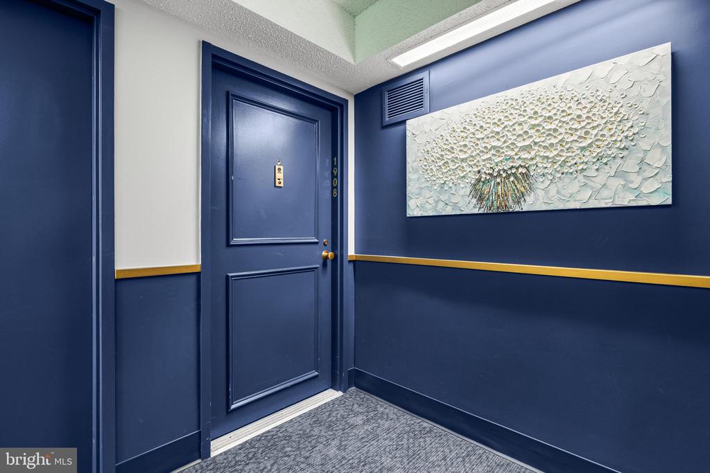 205 E JOPPA ROAD Unit: 1908
