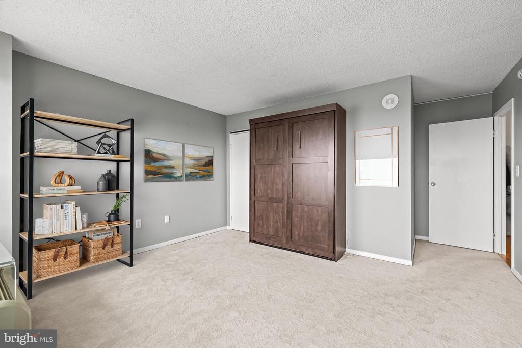 205 E JOPPA ROAD Unit: 1908