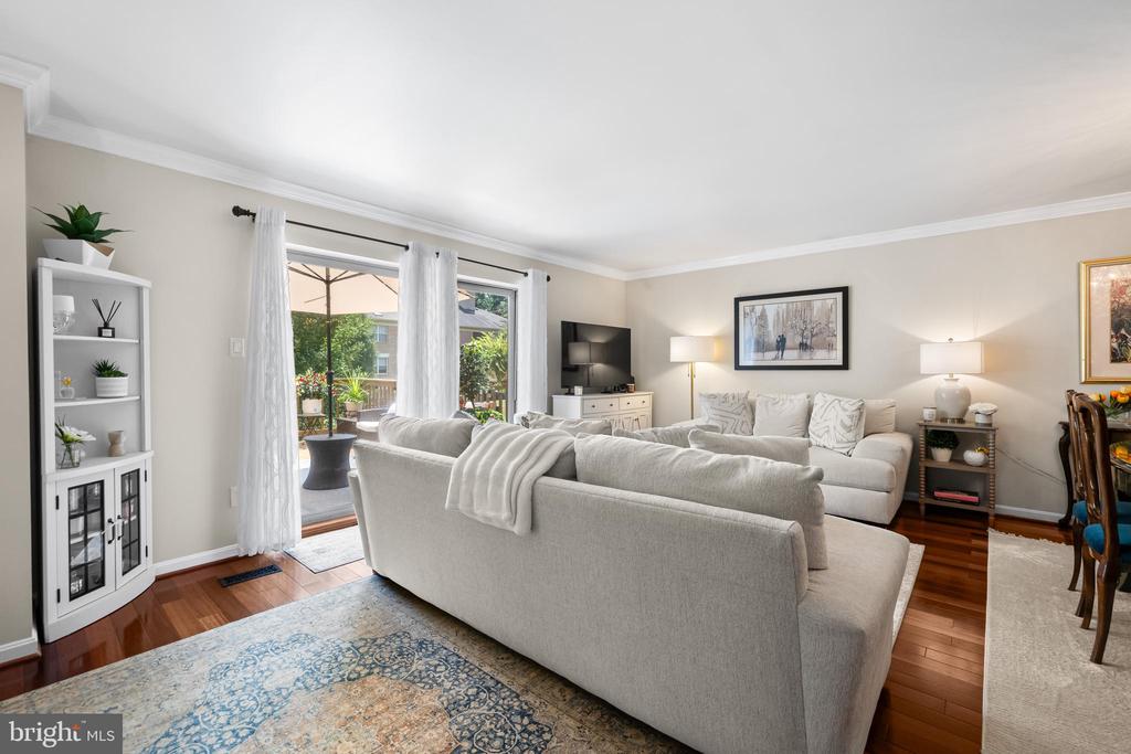 22 CROSS FALLS CIRCLE
