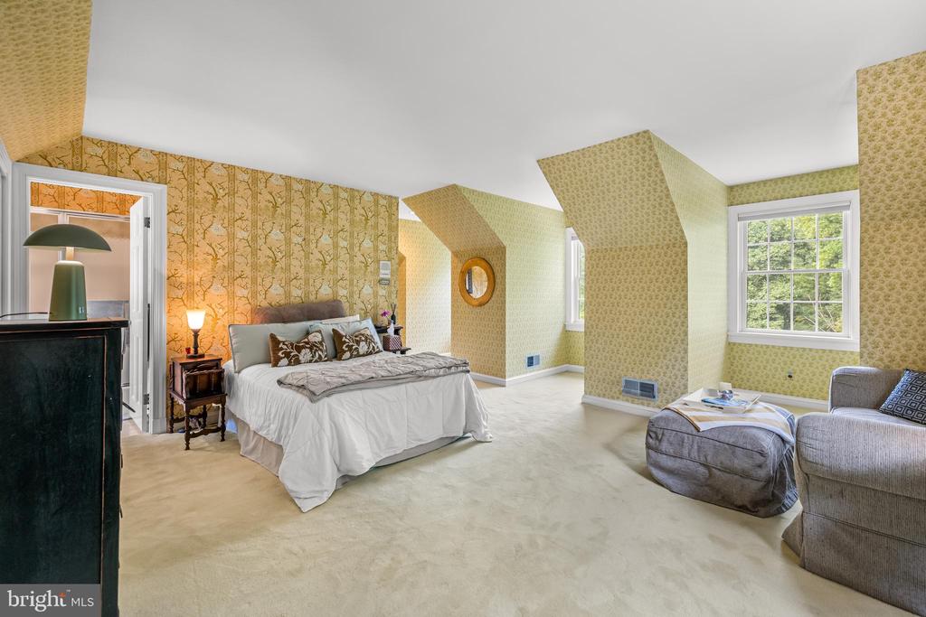 14205 GREENCROFT LANE