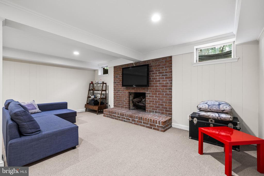 14205 GREENCROFT LANE