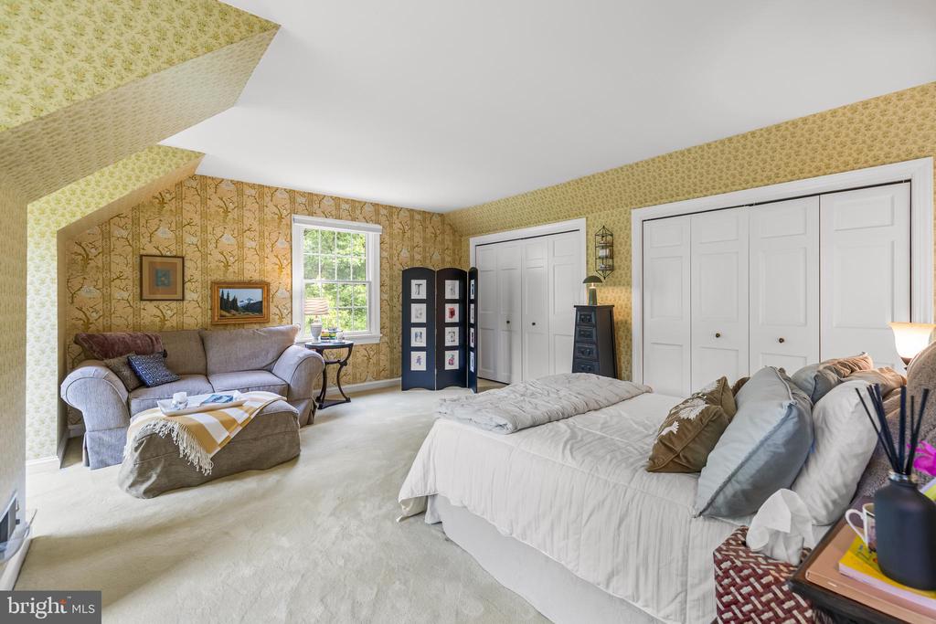 14205 GREENCROFT LANE