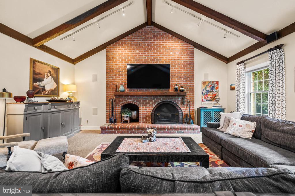 14205 GREENCROFT LANE