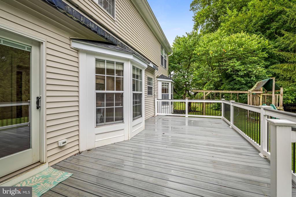1210 MAPLE LEAF COURT