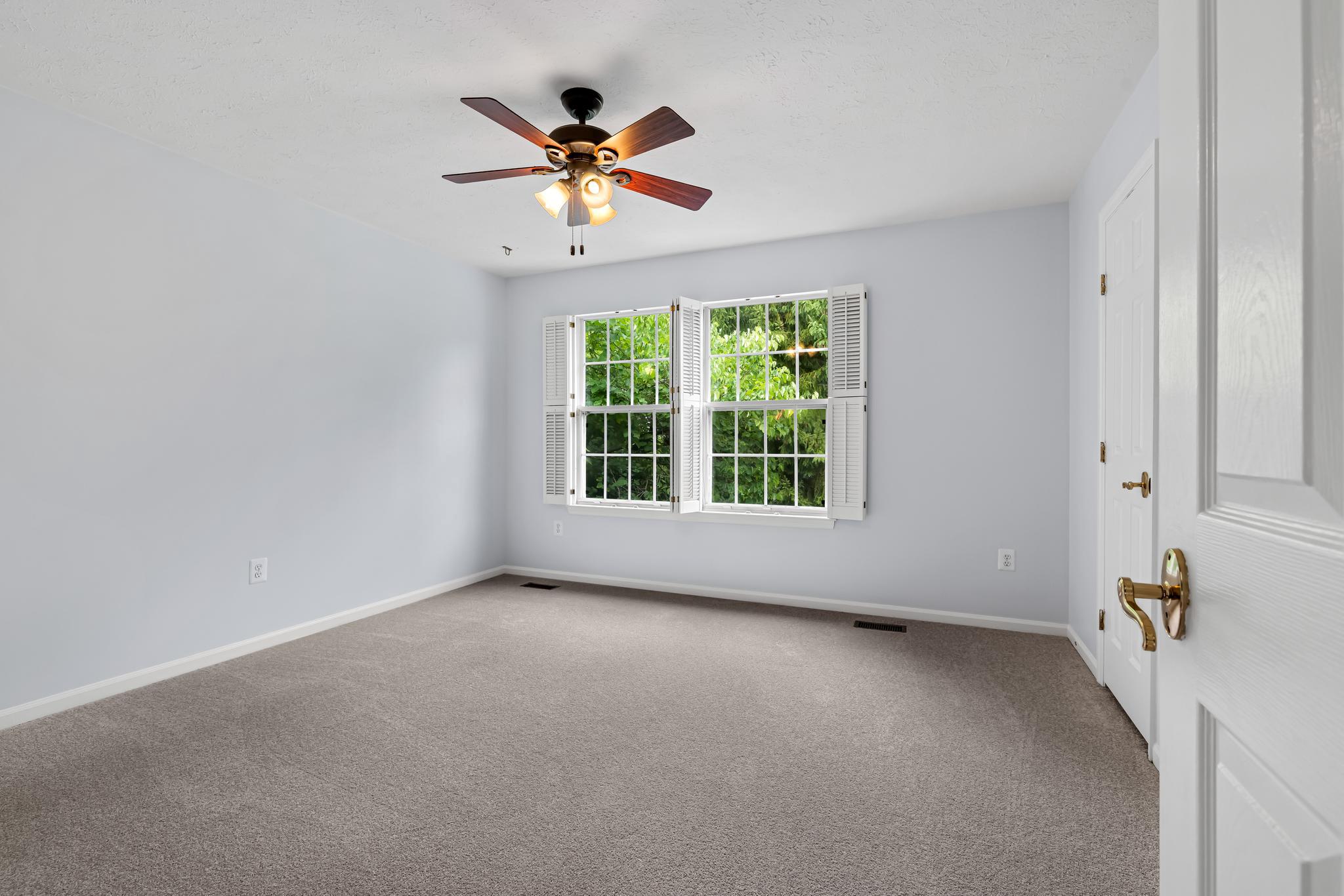 1210 MAPLE LEAF COURT