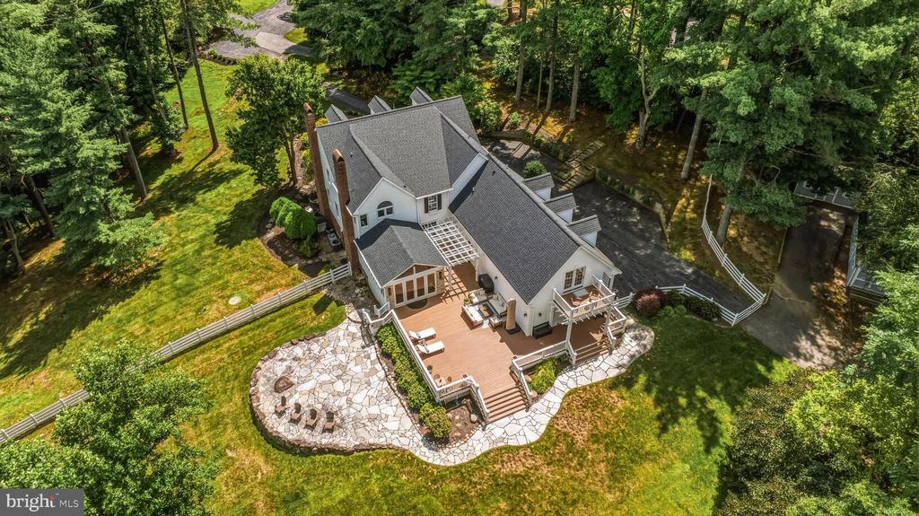 1506 PHOENIX ROAD W
