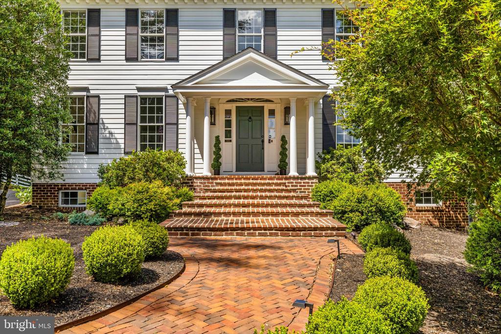 1506 PHOENIX ROAD W