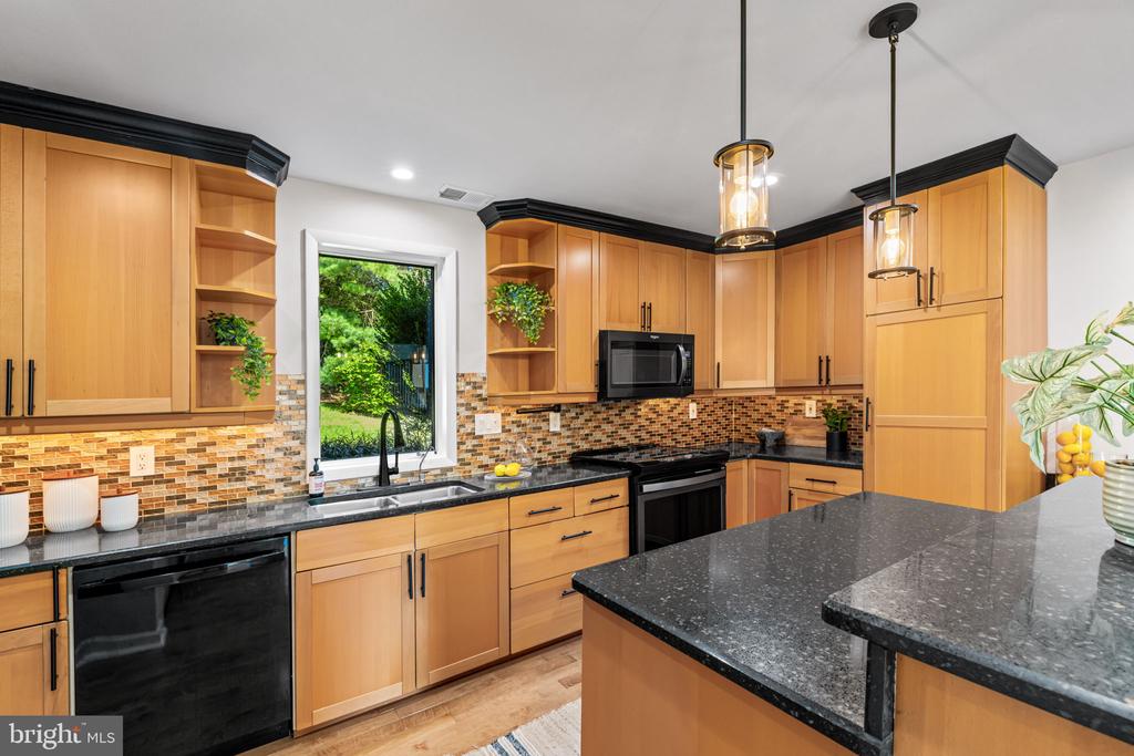 4 TURNER WOOD COURT