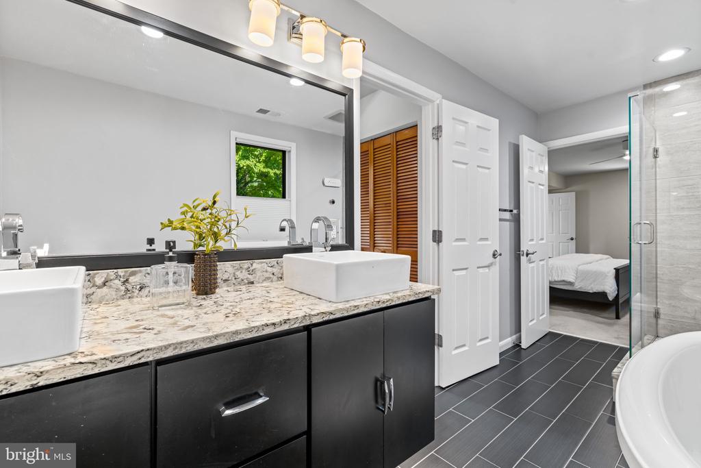 4 TURNER WOOD COURT