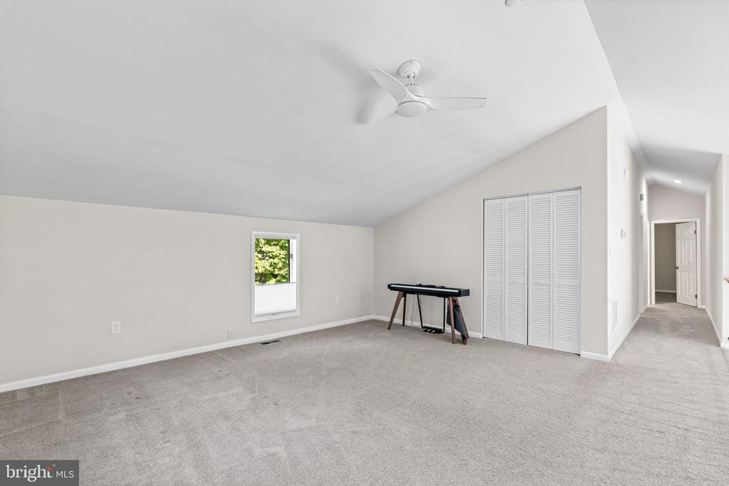 4 TURNER WOOD COURT