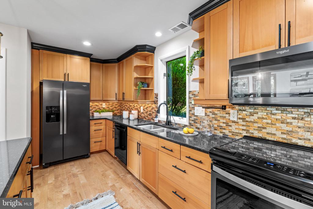 4 TURNER WOOD COURT