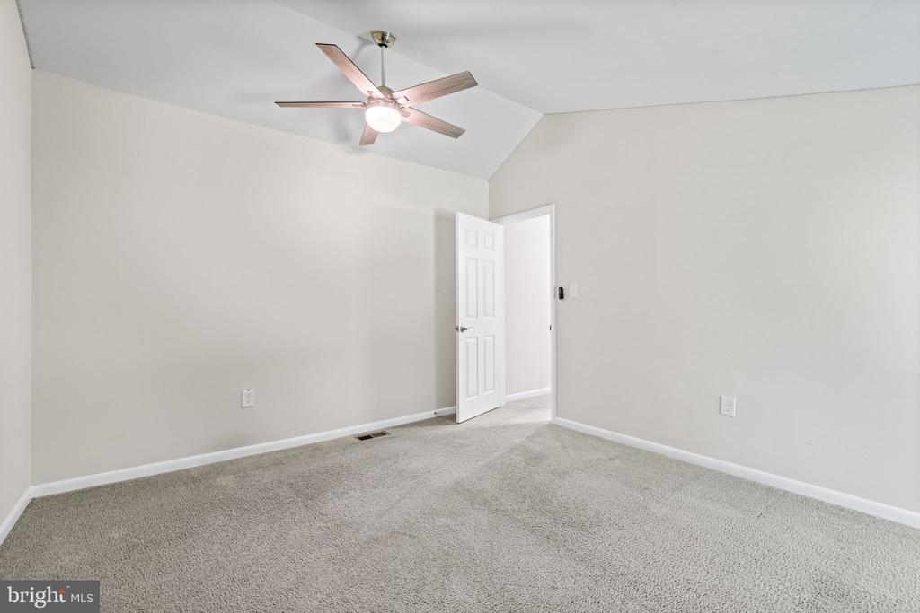 4 TURNER WOOD COURT