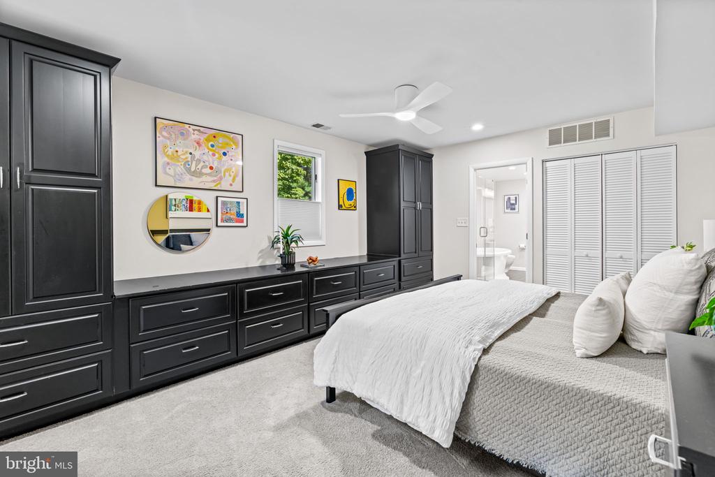 4 TURNER WOOD COURT