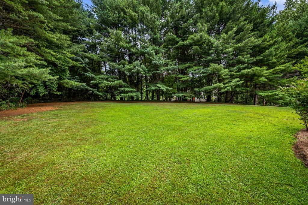 4 TURNER WOOD COURT