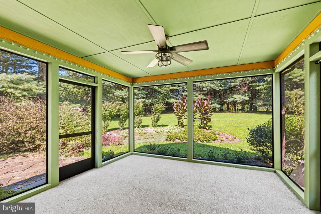 4 TURNER WOOD COURT