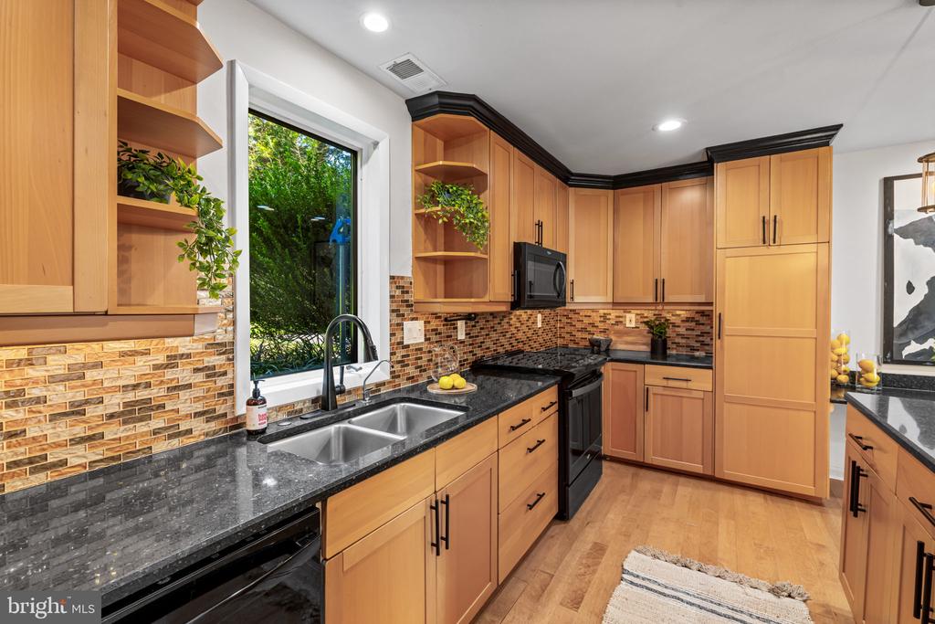 4 TURNER WOOD COURT
