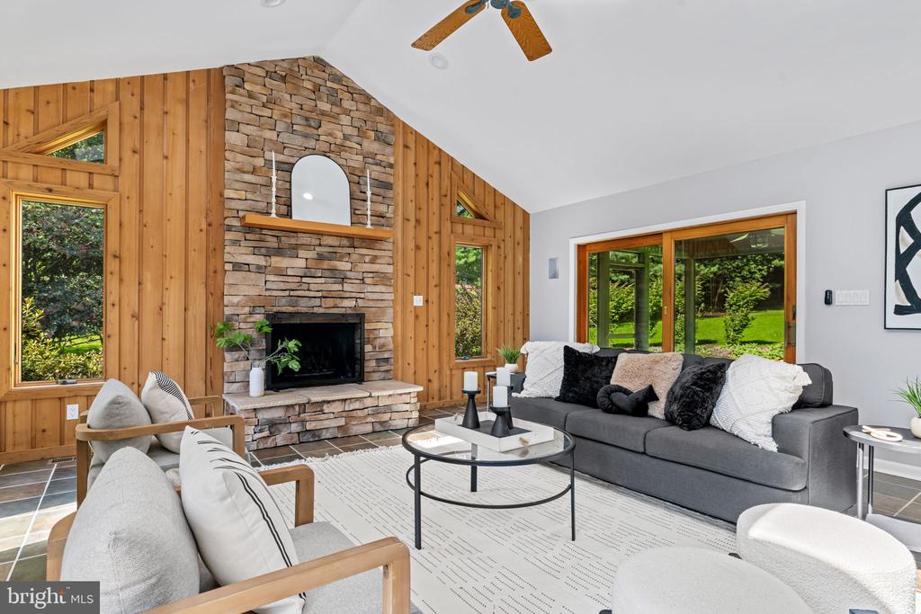 4 TURNER WOOD COURT