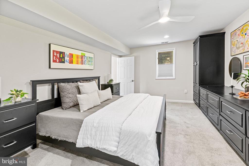 4 TURNER WOOD COURT