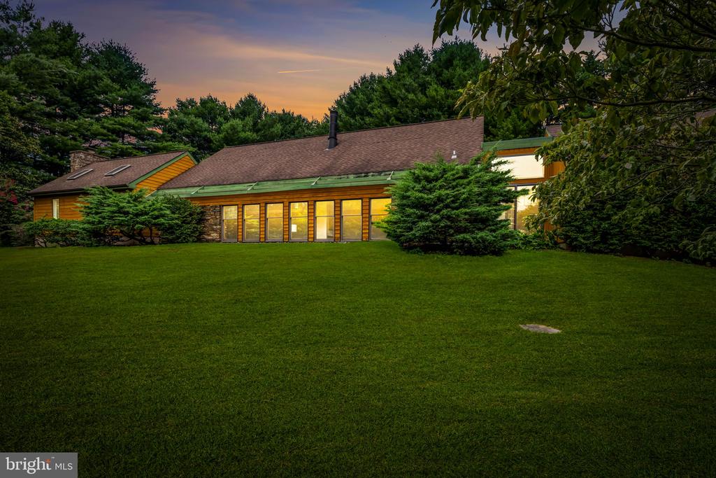 4 TURNER WOOD COURT