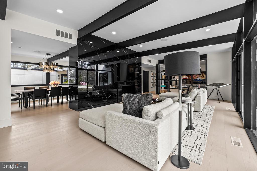 3602 BARBERRY COURT
