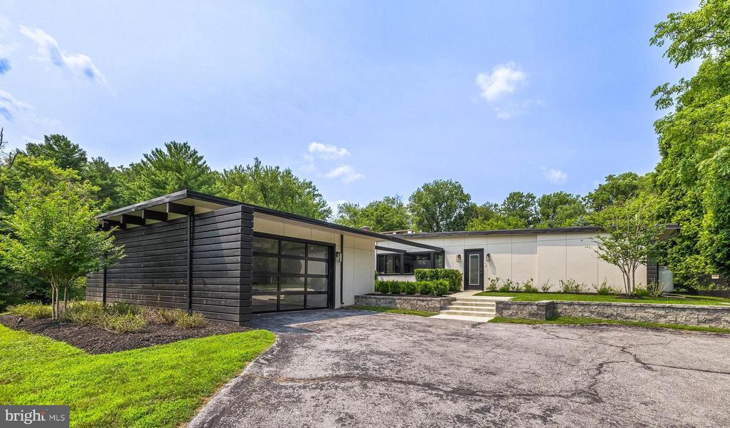 3602 BARBERRY COURT