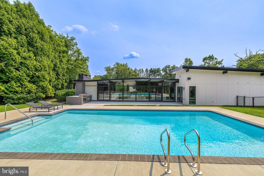 3602 BARBERRY COURT
