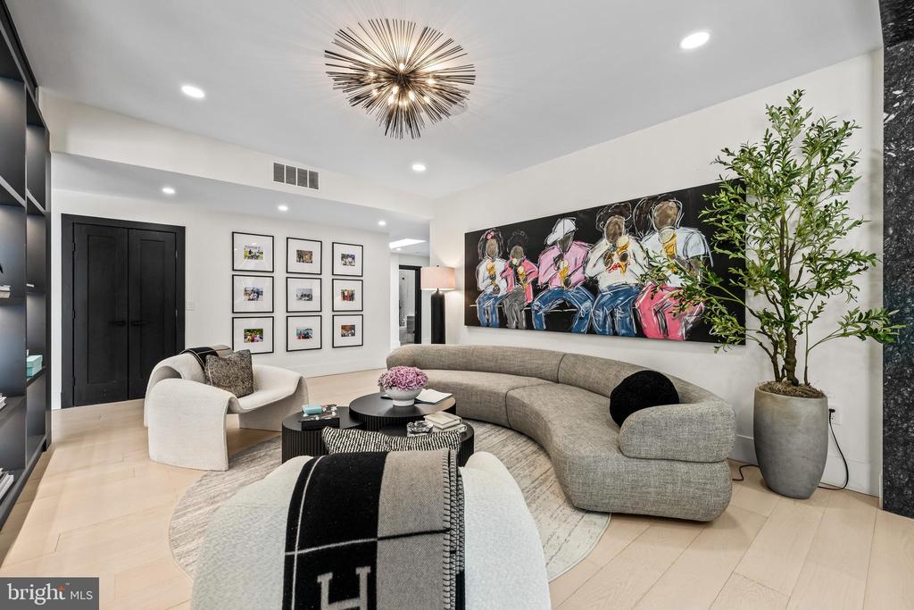 3602 BARBERRY COURT