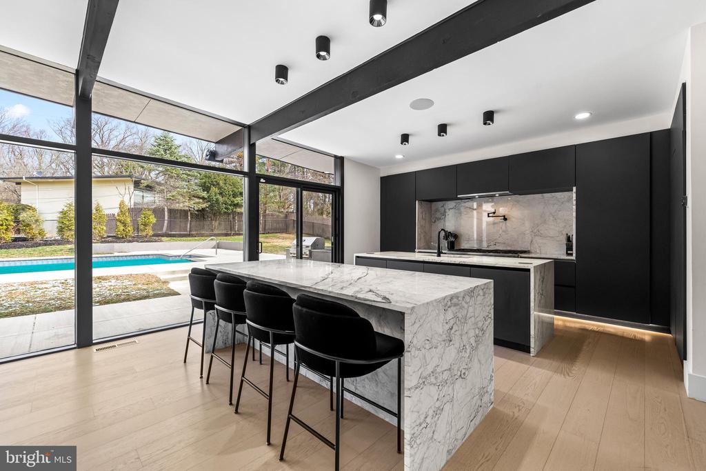 3602 BARBERRY COURT