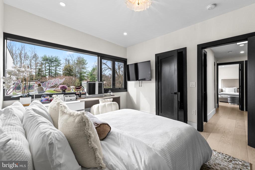 3602 BARBERRY COURT