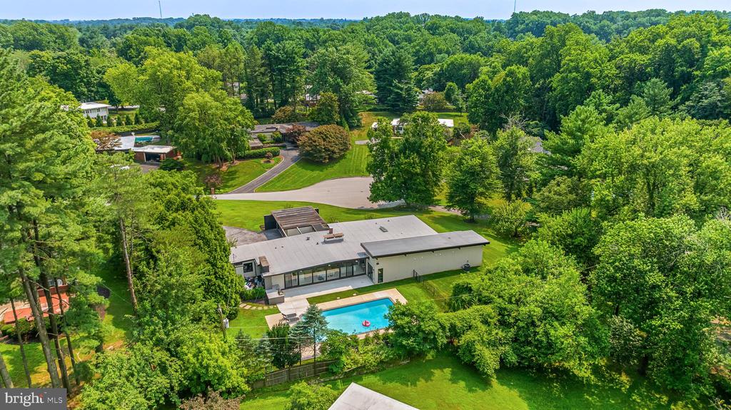 3602 BARBERRY COURT