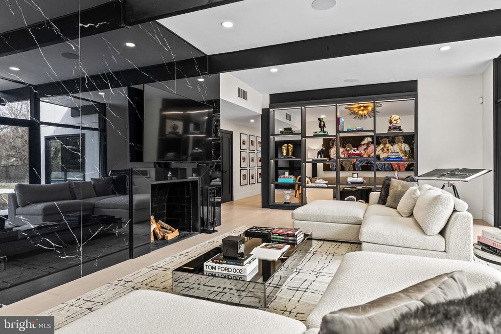 3602 BARBERRY COURT