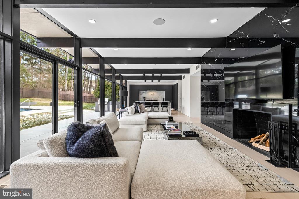 3602 BARBERRY COURT