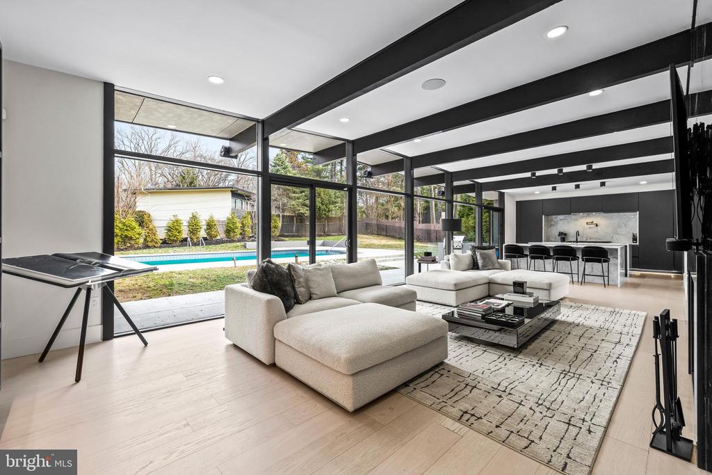 3602 BARBERRY COURT