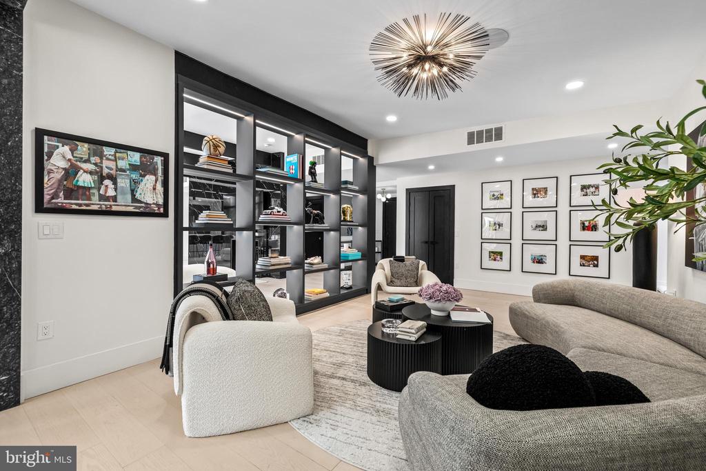 3602 BARBERRY COURT