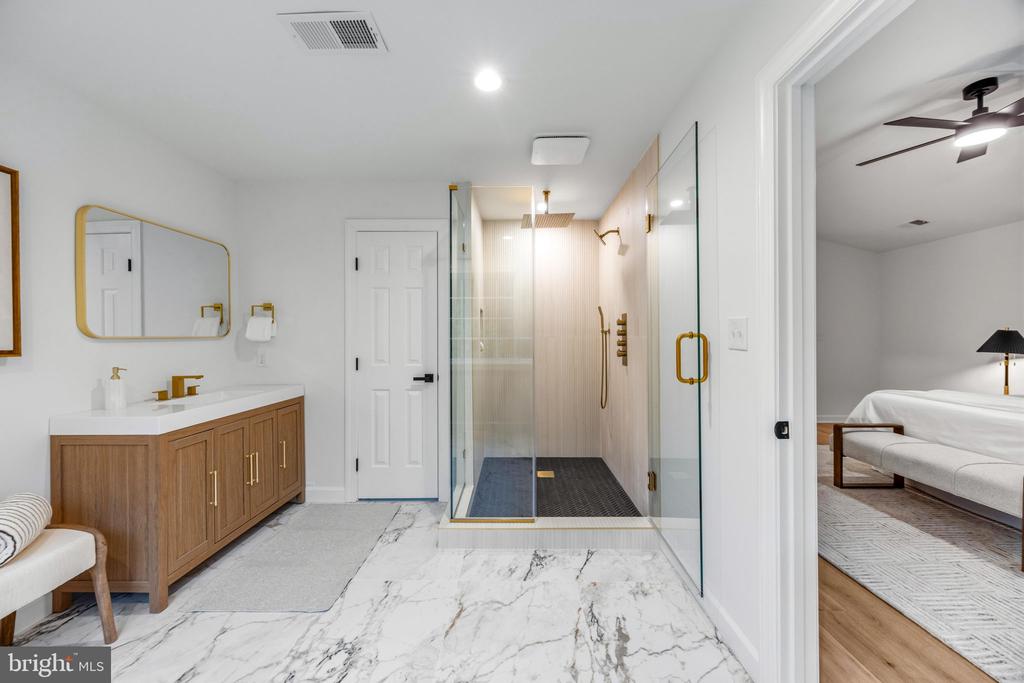 1679 BULLOCK CIRCLE