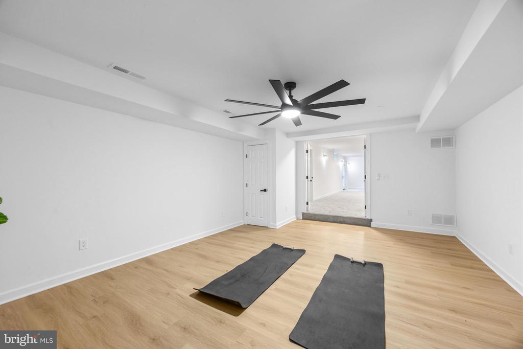 1679 BULLOCK CIRCLE