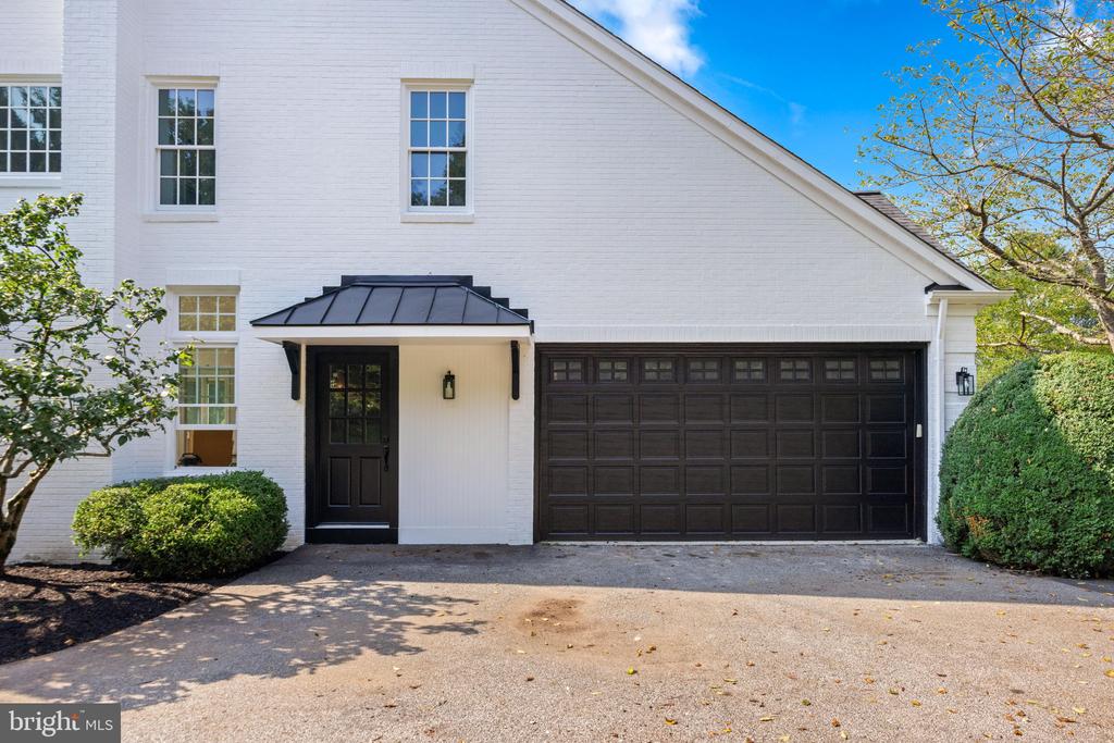 1679 BULLOCK CIRCLE