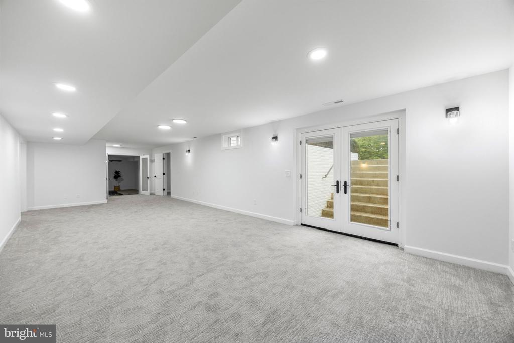 1679 BULLOCK CIRCLE