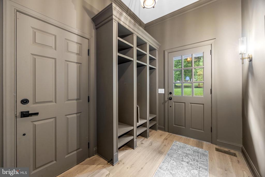 1679 BULLOCK CIRCLE