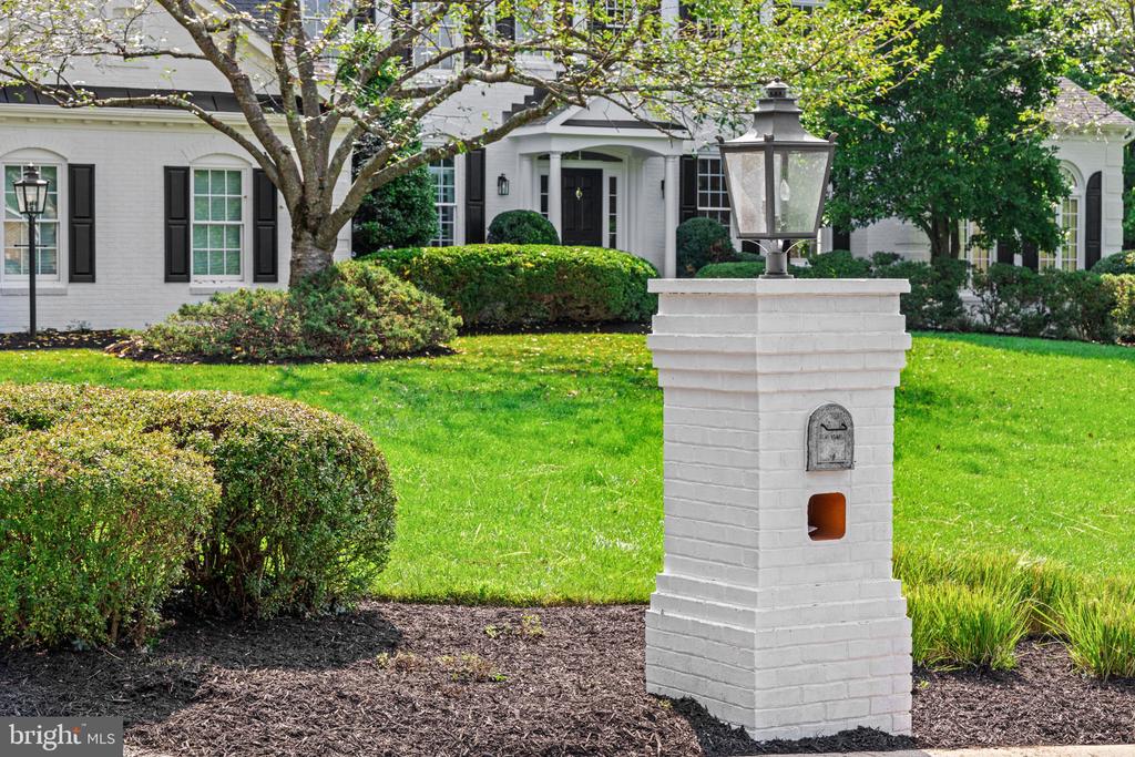 1679 BULLOCK CIRCLE