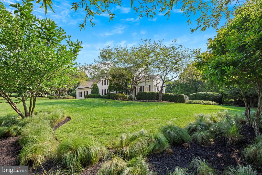 1679 BULLOCK CIRCLE