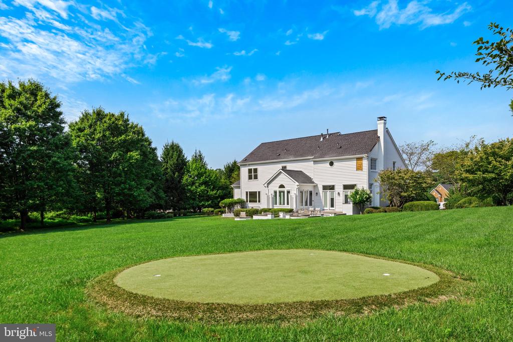 1679 BULLOCK CIRCLE