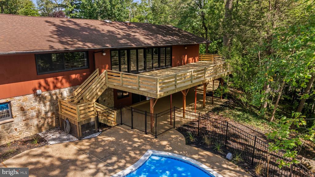 1502 AMESHIRE ROAD