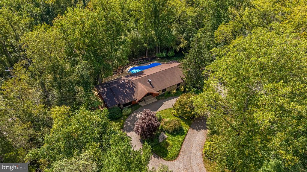 1502 AMESHIRE ROAD