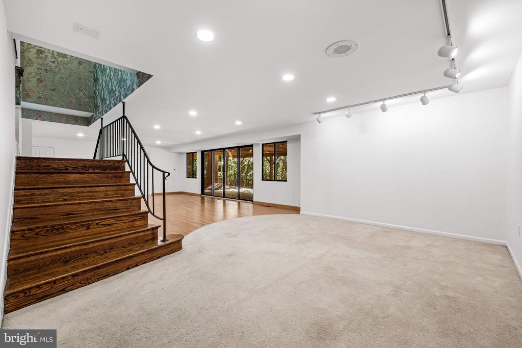 1502 AMESHIRE ROAD