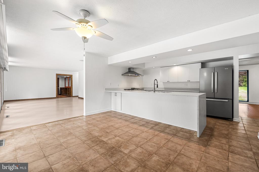1502 AMESHIRE ROAD