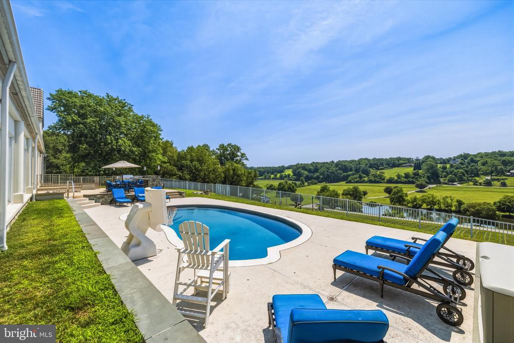15208 JARRETTSVILLE PIKE