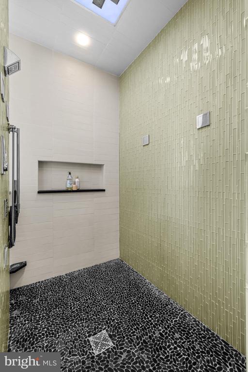15208 JARRETTSVILLE PIKE