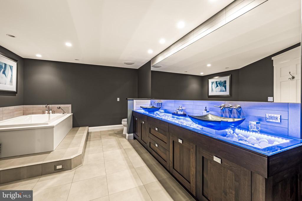 15208 JARRETTSVILLE PIKE