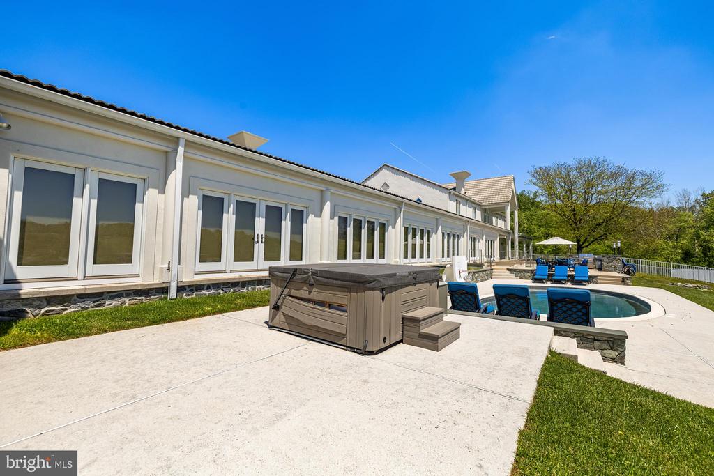15208 JARRETTSVILLE PIKE
